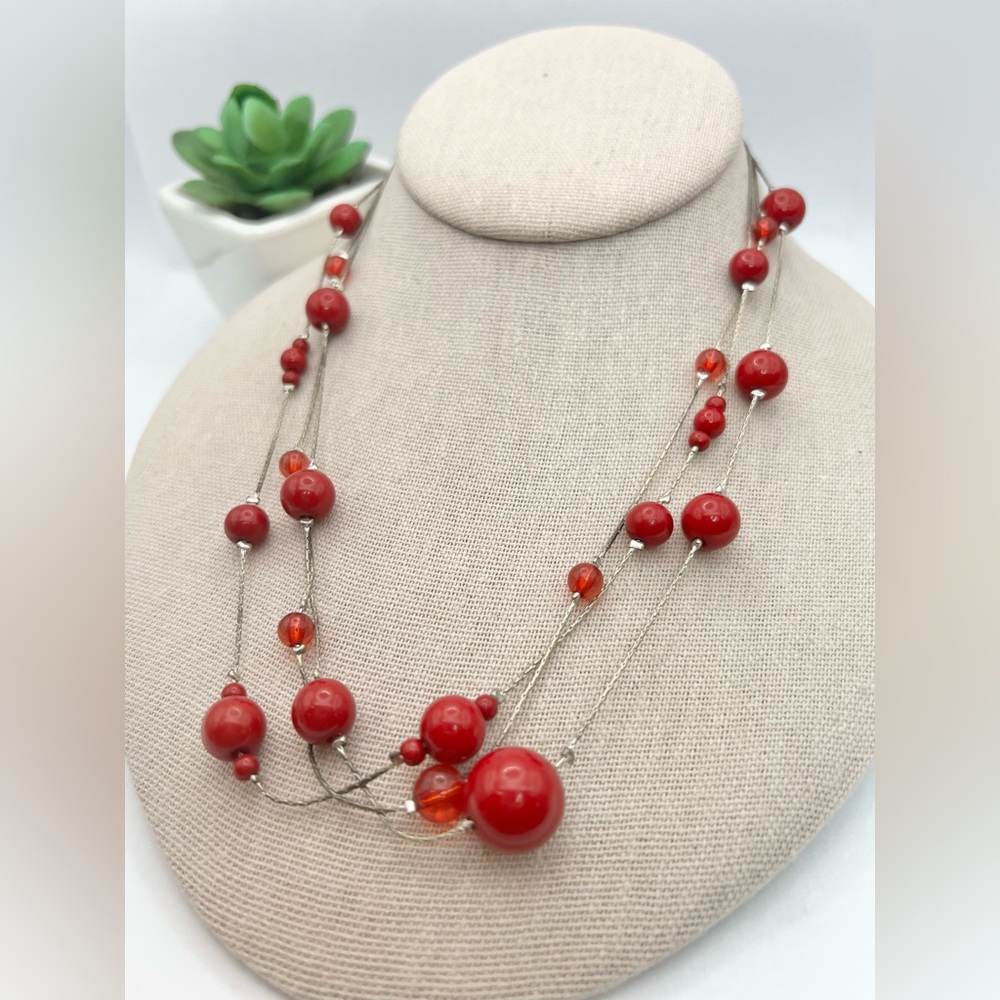 CLAIRE’S BEADED NECKLACE
